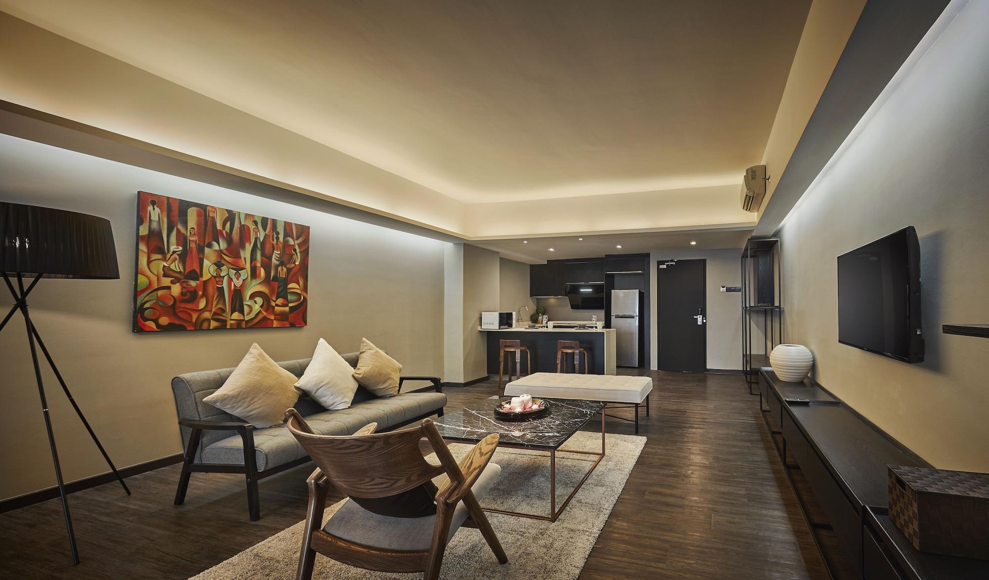 Tropics Eight Suites Джорджтаун Экстерьер фото